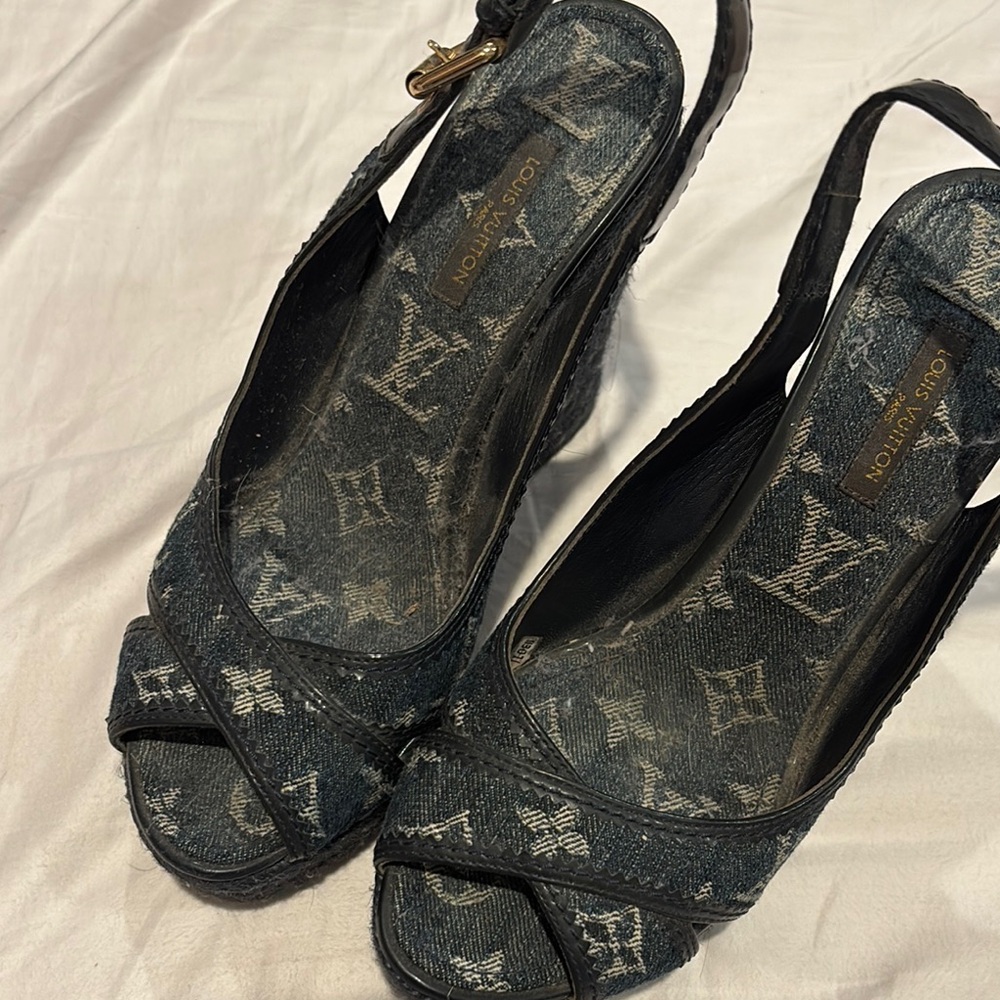 Louis Vuitton Women's Black Slingback Shoes